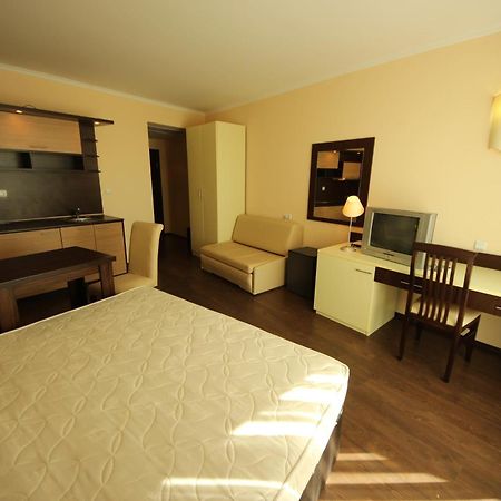 Menada Apartments In Grand Hotel Sveti Vlas Bilik gambar